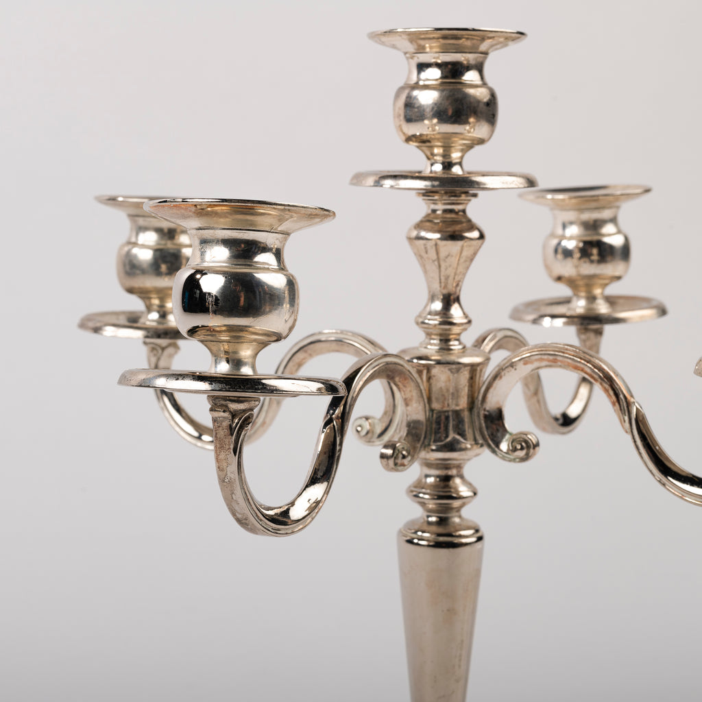 CANDELABRO A CINQUE BRACCIA IN ARGENTO MOD. STILE INGLESE LAVORATO h 35 cm